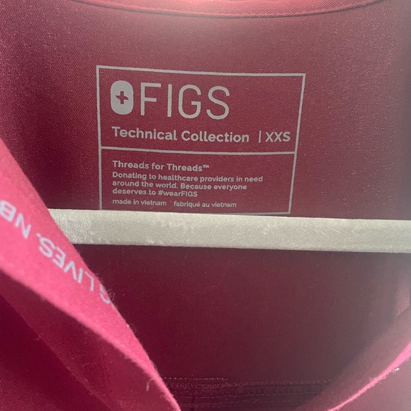 Figs nursing scrubs, technical collection. Top is XXS, bottoms are XS. - Picture 3 of 3